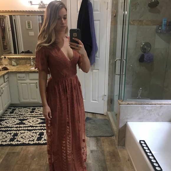 Socialite Lace Overlay Romper - Picture 7 of 8